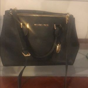 Micheal kors purse